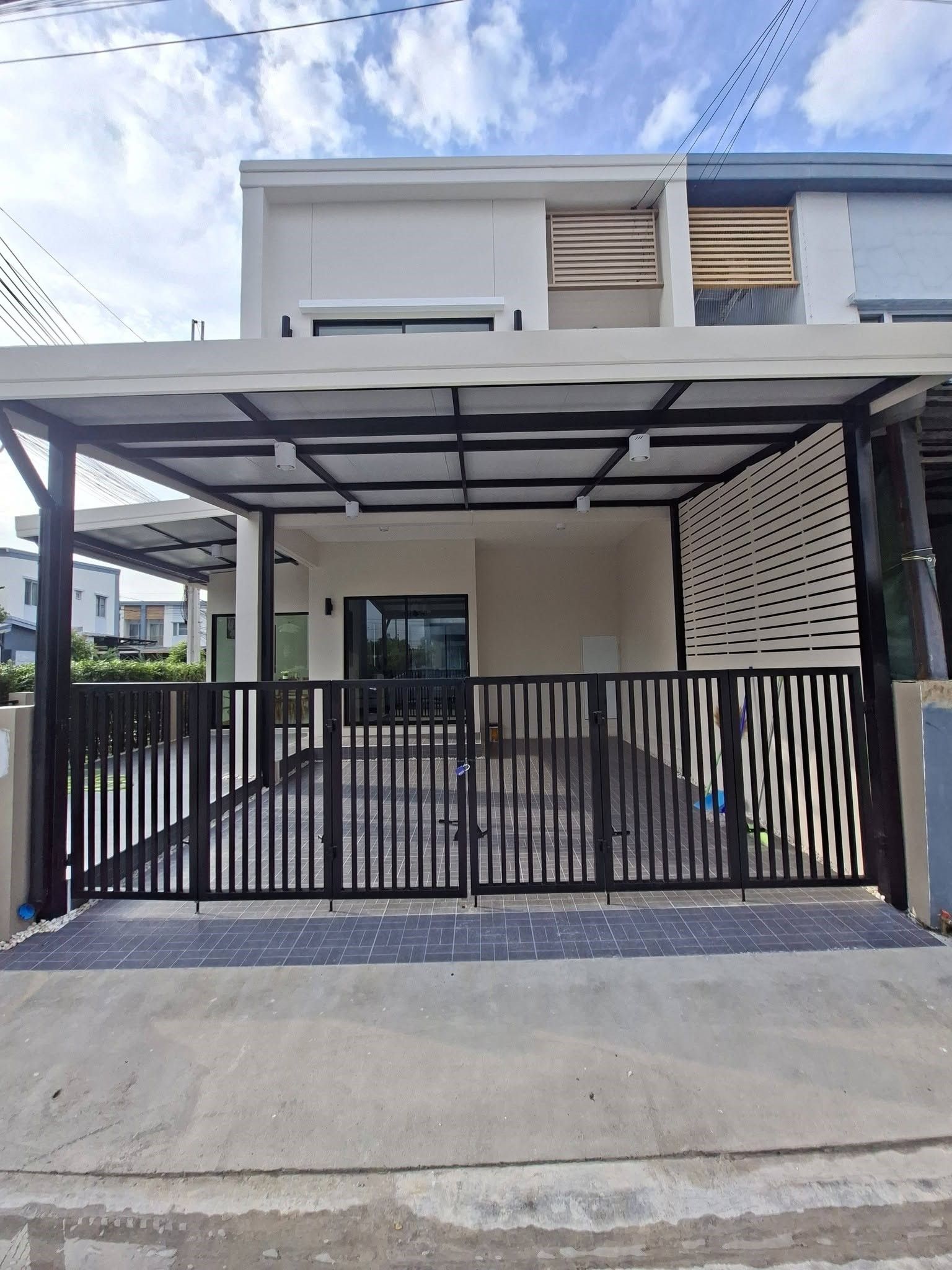 🏡 ทาวน์เฮ้าส์ หลังมุม รีโนเวทใหม่ "บ้านลุมพินีลาดปลาดุก-บางไผ่สเตชั่น" ใกล้ MRT | ราคา 2.79 ล้านบาท