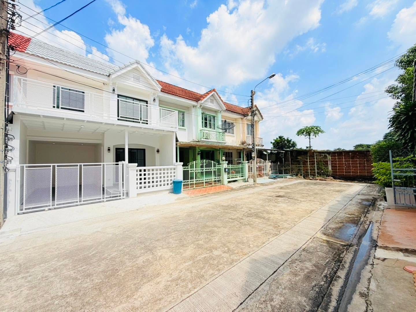 🏡 ทาวน์เฮ้าส์ 4 นอน รีโนเวทสวย "บุศรินทร์" บ้านกล้วย-ไทรน้อย | ราคา 2.39 ล้านบาท 3