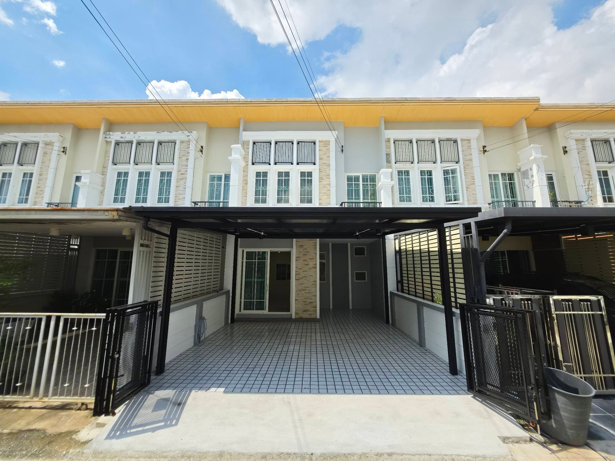 🏡ทาวน์โฮม 4 นอน รีโนเวทใหม่ "โกลเด้น ซิตี้ ปิ่นเกล้า-จรัญสนิทวงศ์" ทำเลพระราม 7 | ราคา 3.29 ล้านบาท