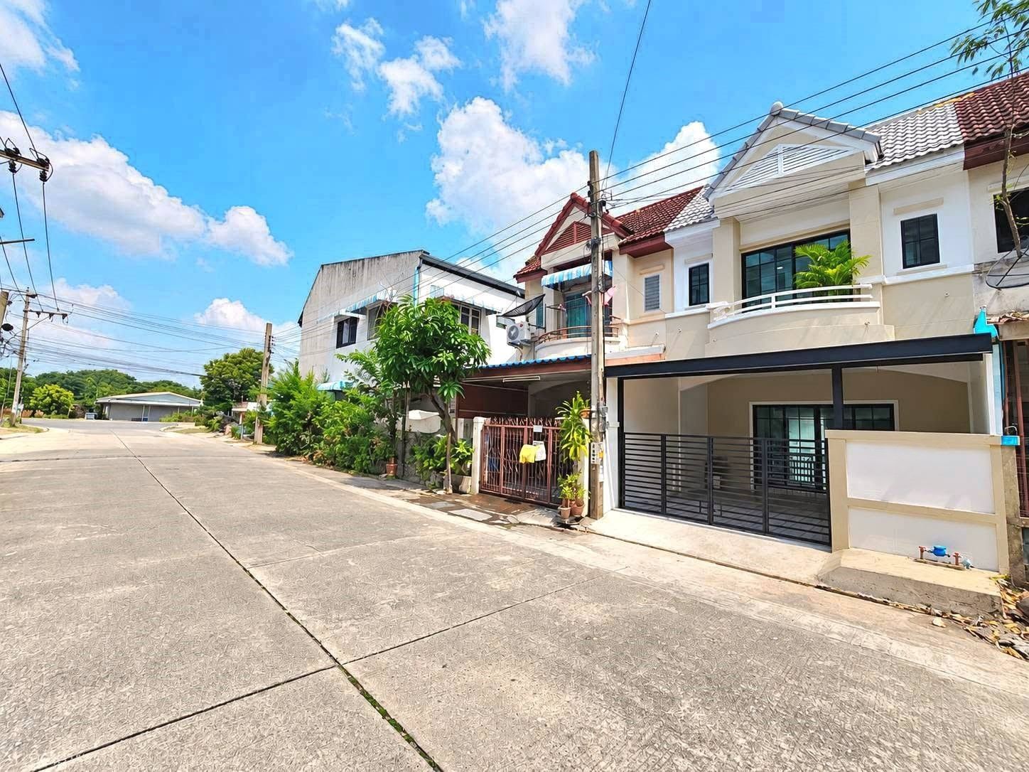 🏡 ทาวน์เฮ้าส์ รีโนเวทใหม่ "พารวย" บางบัวทอง ถนนเมนหลัก ทำเลค้าขาย ของแถมจัดเต็ม | ราคา 2.49 ล้านบาท 5