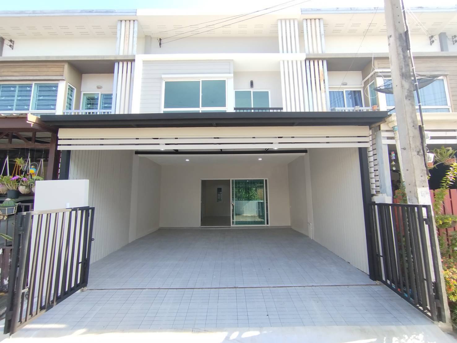 🏡 ทาวน์เฮ้าส์ รีโนเวทใหม่ หน้ากว้าง 5.7 เมตร "วิลเลต ไลท์ ราชพฤกษ์-ปิ่นเกล้า" | ราคา 2.95 ล้านบาท
